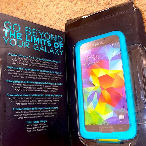 Lifeproof Phone Case - Picture 3 of 4